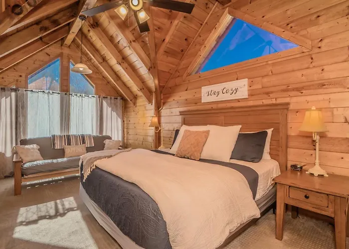 *Family Friendly Cabin Near Dollywood!